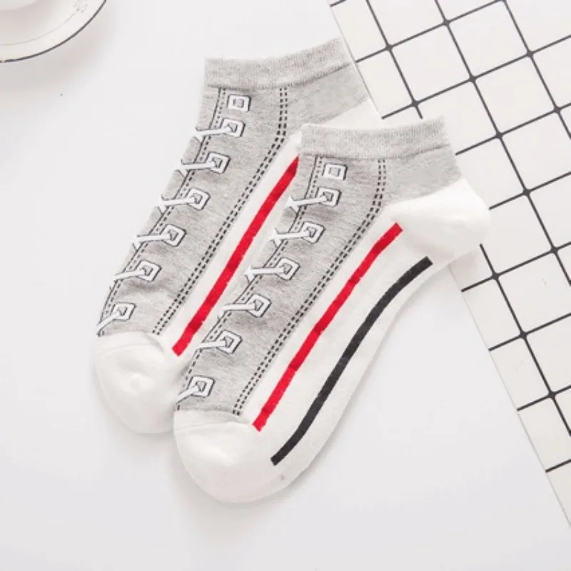 5 paia di scarpe di tela moda primavera estate tendenza versatile calzini da basket da uomo calzini bassi da uomo stile coppia sportiva sottile