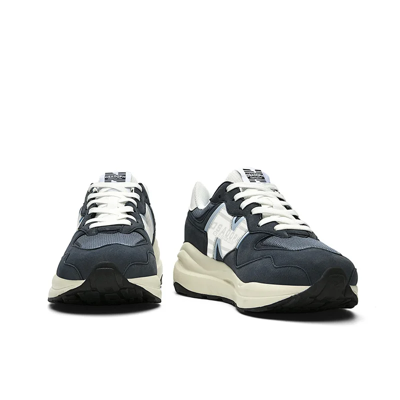 أحذية كلاسيكية للجري والسفر لعام 2025 أحذية القرش للرجال والنساء أحذية رياضية للتنس تناسب كل مباراة أحذية كرة السلة غير الرسمية Zoomx