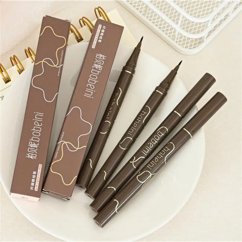 Penna per Eyeliner marrone Anti-sudore 4 codici di colore No Sizzy Eyeliner Pen Make-up Eyeliner Texture Fine e liscia penna per Eyeliner da 0.05mm