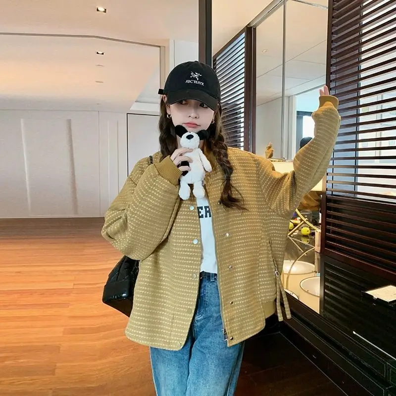 ملابس النساء الخريف الشتاء أزياء الكورية زر اللون حجب الإناث كل مباراة المألوف جيب البيسبول جيرسي سترة