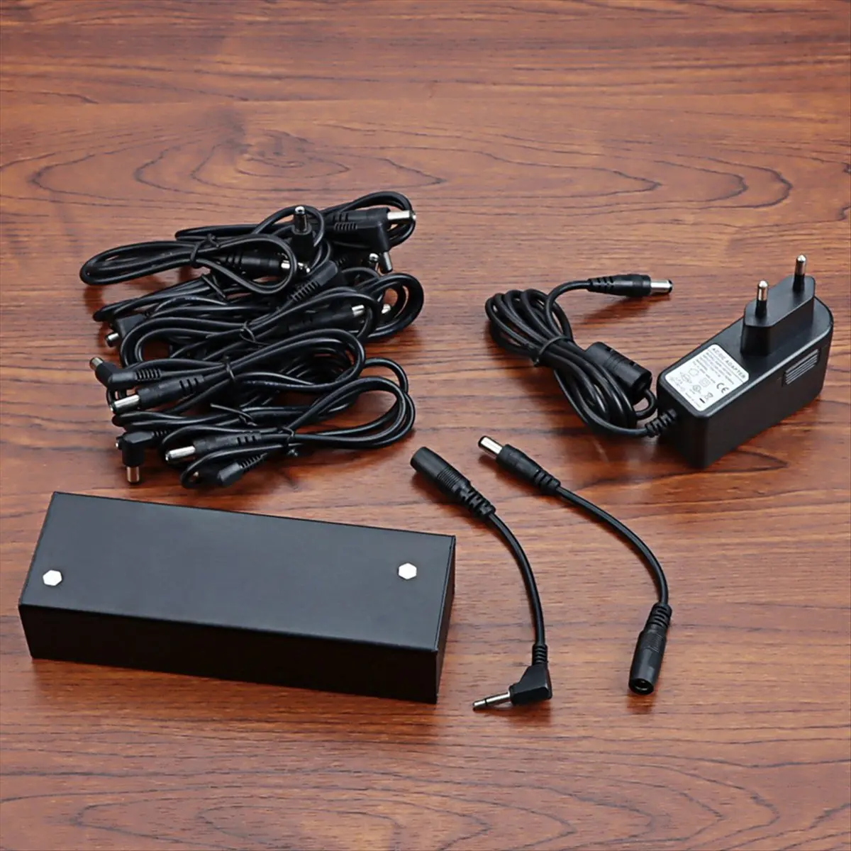 

ABJA CP-05 Guitar Effect Pedals Power Supply with DC 9V/12V/18V Outputs (EU Plug)