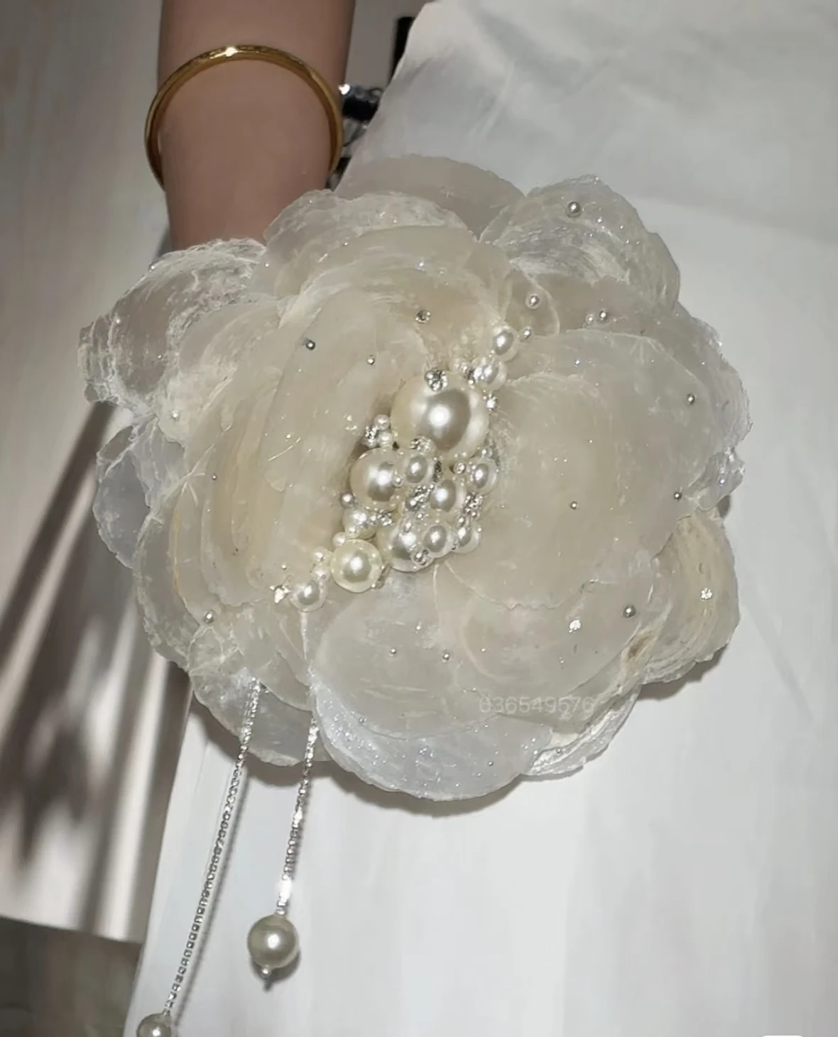 

Pearl Falls Hand Carry Flower Wedding Bride Water Drop Hand Bouquet Wedding Photography Shell Pearl Bracelet Bouquet
