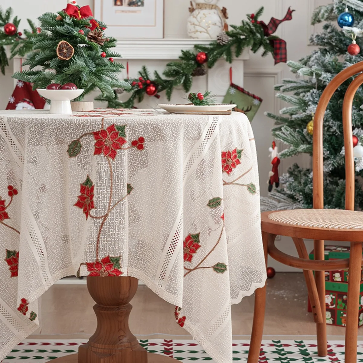 Christmas Embroidered Tablecloth Beige Floral Rectangle Openwork Striped Tablecloth Washable for Xmas Party Picnic Wedding Decor