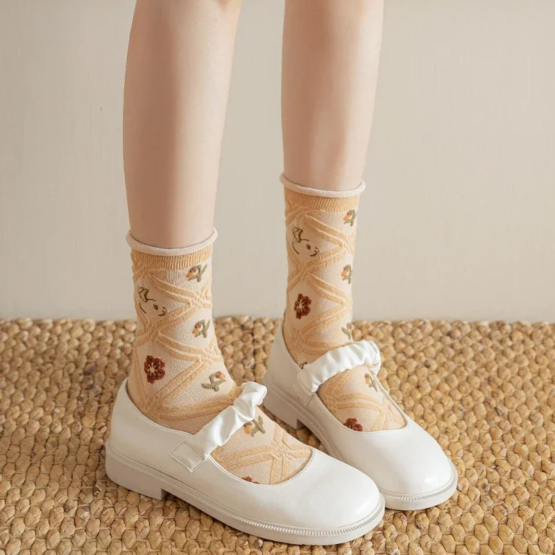 الكرتون الأرنب طباعة النساء الجوارب اليابانية Kawaii لطيف النساء الجوارب النقش الأزهار Harajuku الرجعية الشارع الشهير الأوسط جوارب أنبوبية