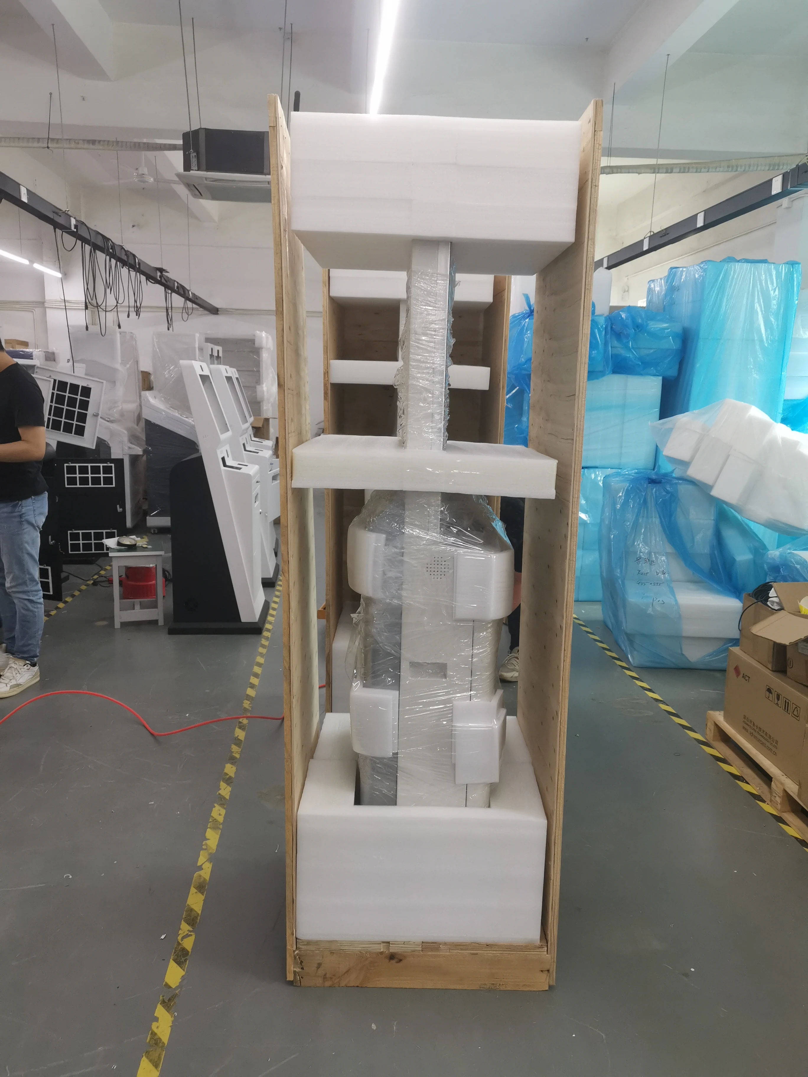 Stehender kommerzieller Werbebildschirm für den Innenbereich, interaktiver Multi-Touch-Wegfinding-Beschilderungs-Touristenkiosk