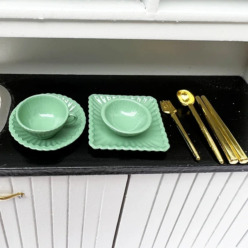 Platos en miniatura, tazas de café, cuchillos, tenedores, cucharas para juego de simulación, 7 unid/set, accesorios de juguete de cocina para casa de muñecas a escala 1:12