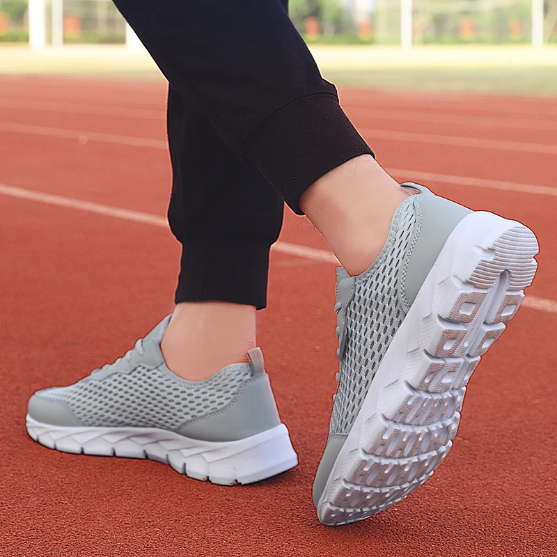 New Running Shoes for Men Breathable Mesh Sports Shoes Fashion Outdoor Non-slip Athletic Jogging Sneakers Men Tennis Footwear