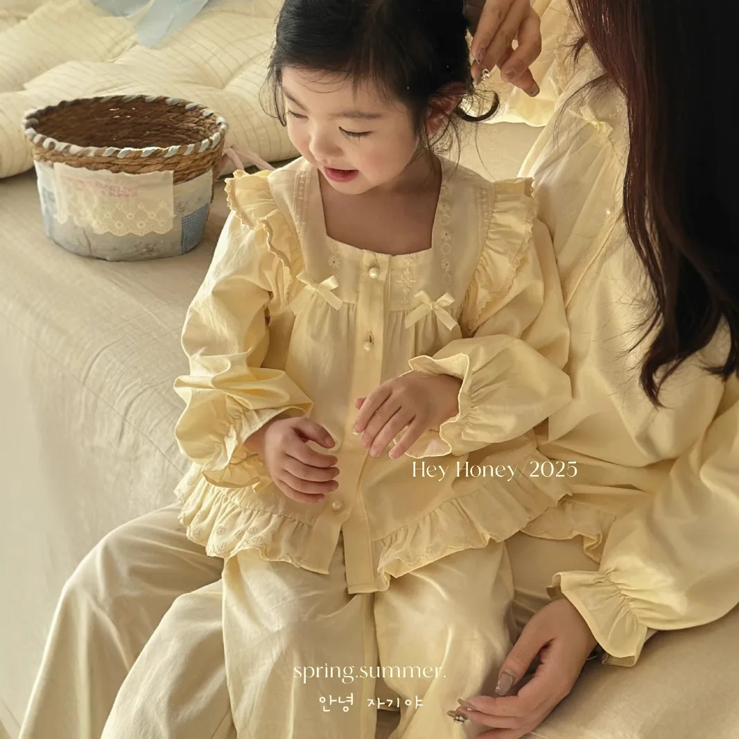 

Girls' Loungewear Set Spring Korean Cartoon Comfortable Collar Pajamas Two-piece Set Parent-child Fashion Solid