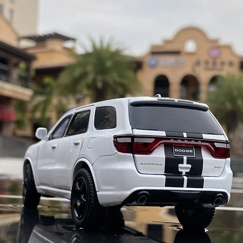 1:32 ダッジデュランゴ SUV 合金車モデルダイキャストメタルおもちゃの車モデル高シミュレーション音と光コレクション子供のおもちゃのギフト