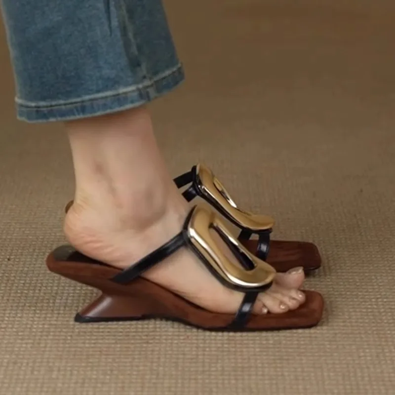 

Square-Toe Metal Buckle Wedge Heel Slippers 2026 New Summer Slip On Strange Style Heel Suede Trending Sandals Fashion Slides