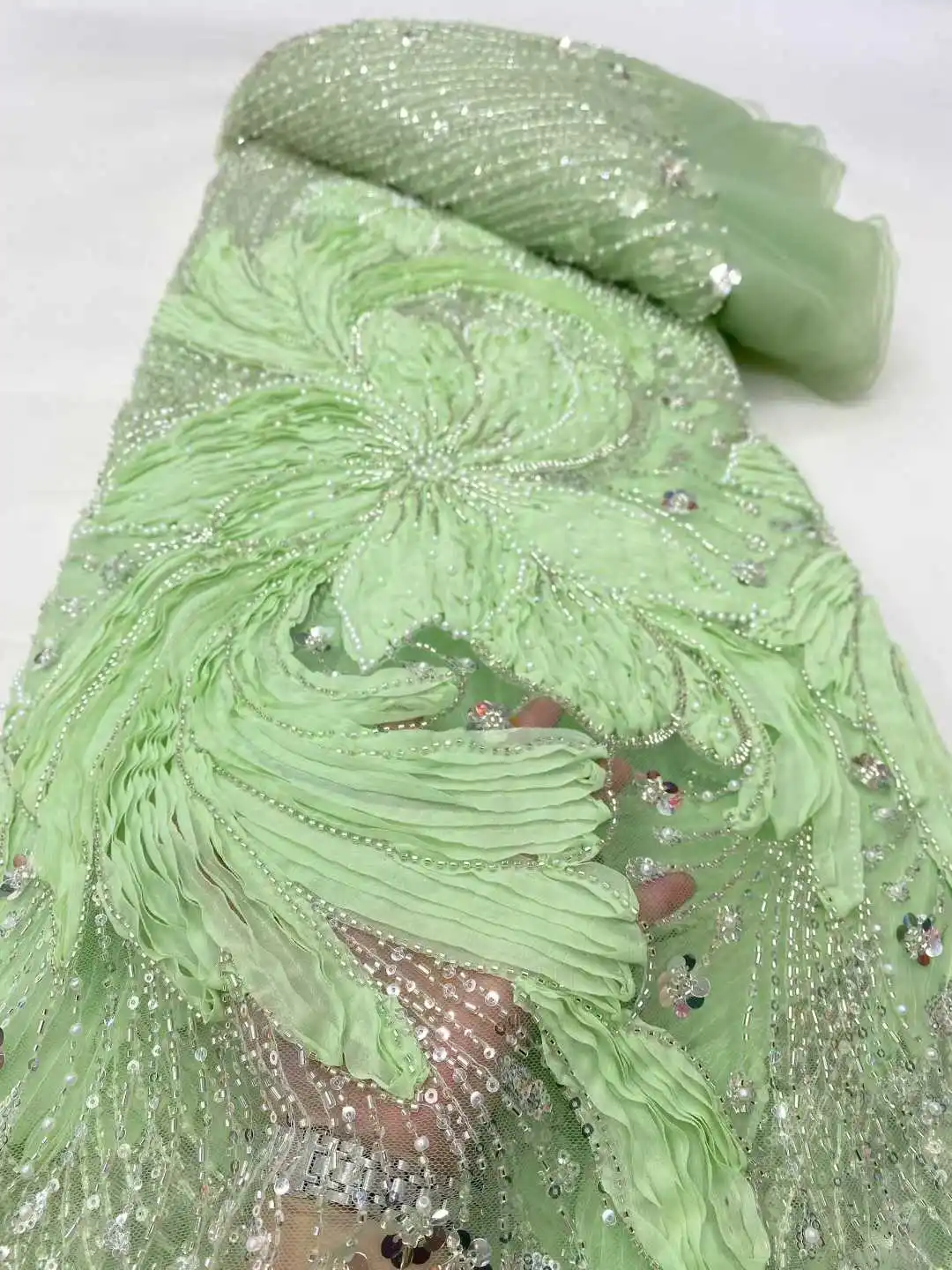 

Luxury Nobility Unique Charm New Fashion Design Fabric Handmade Embroidery Net Lace Beads For Making Women Wedding Dress