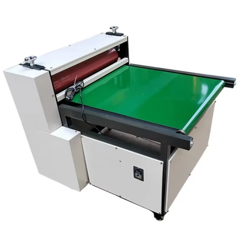 Affettatrice a nastro trasportatore per macchina per appiattire rulli a velocità regolabile per macchine per la produzione di prodotti in carta