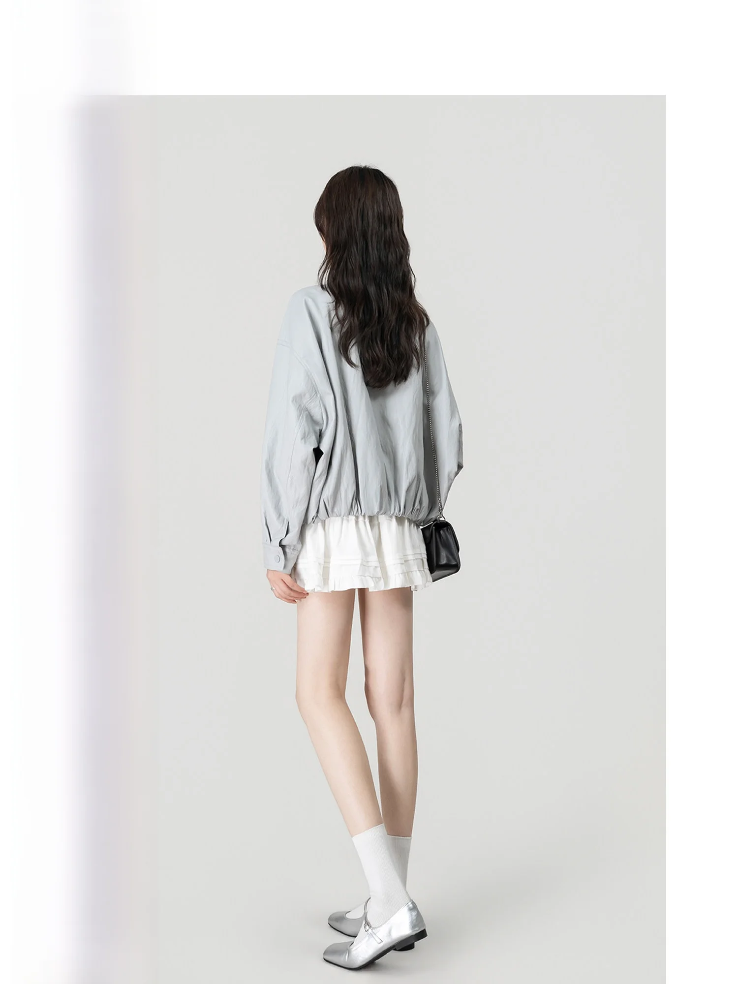 

Женская весенняя куртка из кожи с волнистым кроем, свободного силуэта, короткая, повседневная, с длинными рукавами, стандартной длины, из других материалов, 100%