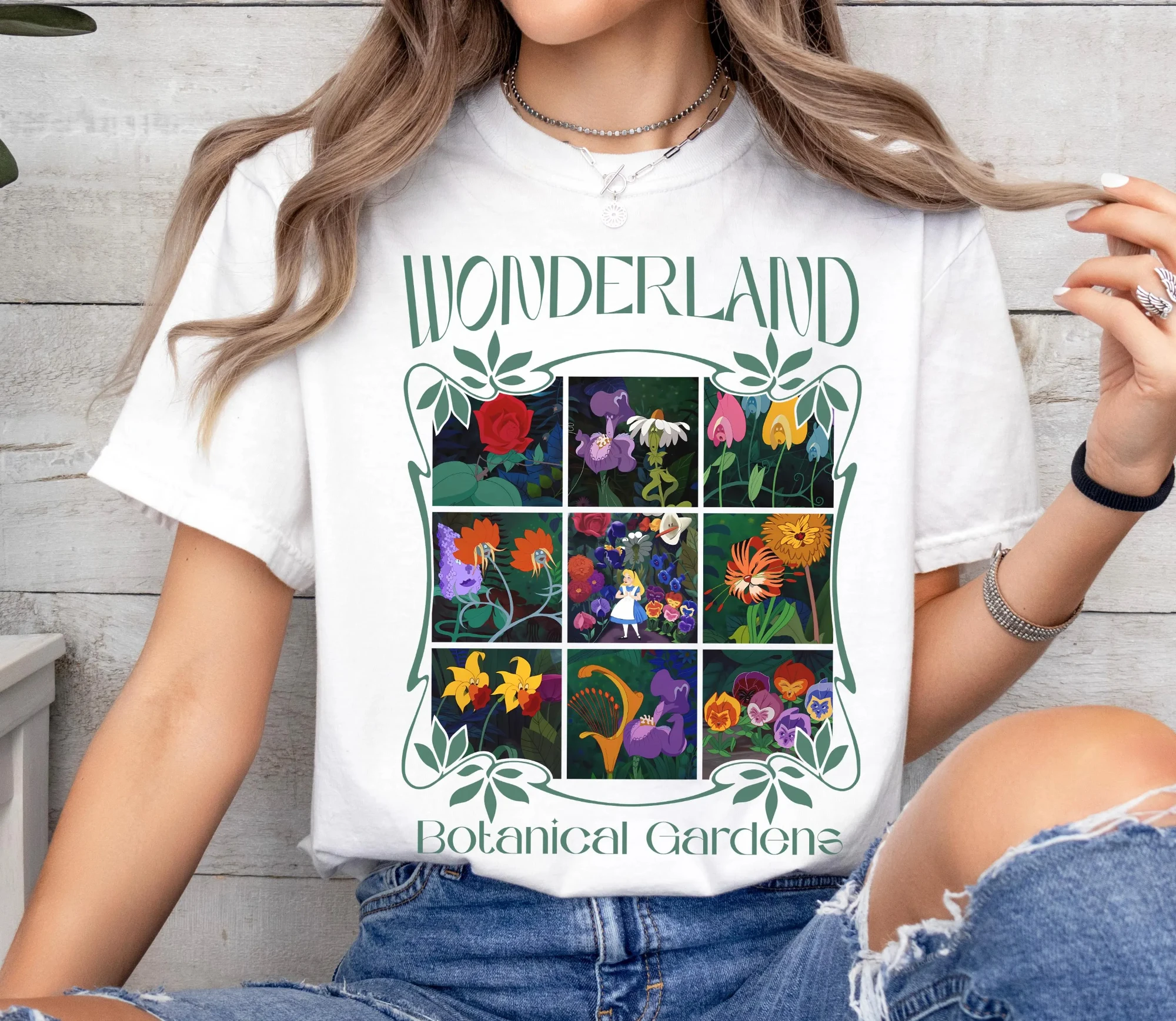 تي شيرت Disney Wonderland Botanical Garden، قميص Alice in Wonderland Epcot Flower and Garden، تي شيرت عائلة Disney