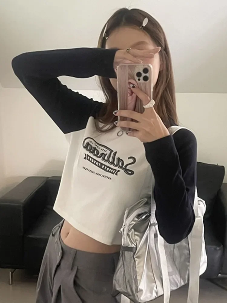 한국어 스타일 티셔츠 여성 뜨거운 여자 레트로 프린트 티셔츠 여성 긴 소매 자르기 탑 패치 워크 Y2k 빈티지 탑 streetwear