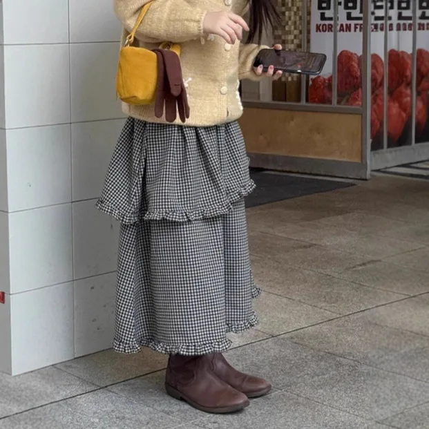 

Юбка для девочек, осень 2023, новая корейская версия, клетчатая юбка-тортик с грибковыми краями, модная и универсальная юбка средней длины