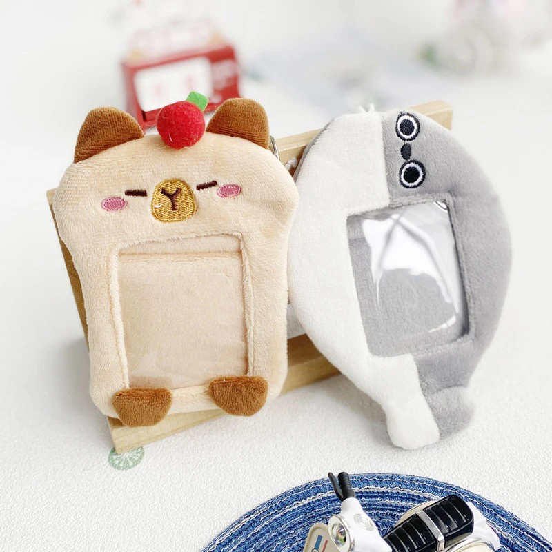 Cute Kawaii Cartoon Animal peluche Photo Card Holder Bag Idol Photo Display ciondolo portachiavi Fashion Bus Card Protector Case