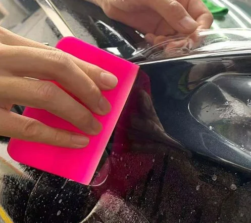 3 Stück rosa Auto-PPF-Abzieher, TPU-Gummi-Schaber, kratzfest, für die Anbringung von Autofolien, Fensterfolien und zur Reinigung der Windschutzscheibe. – Detail 6