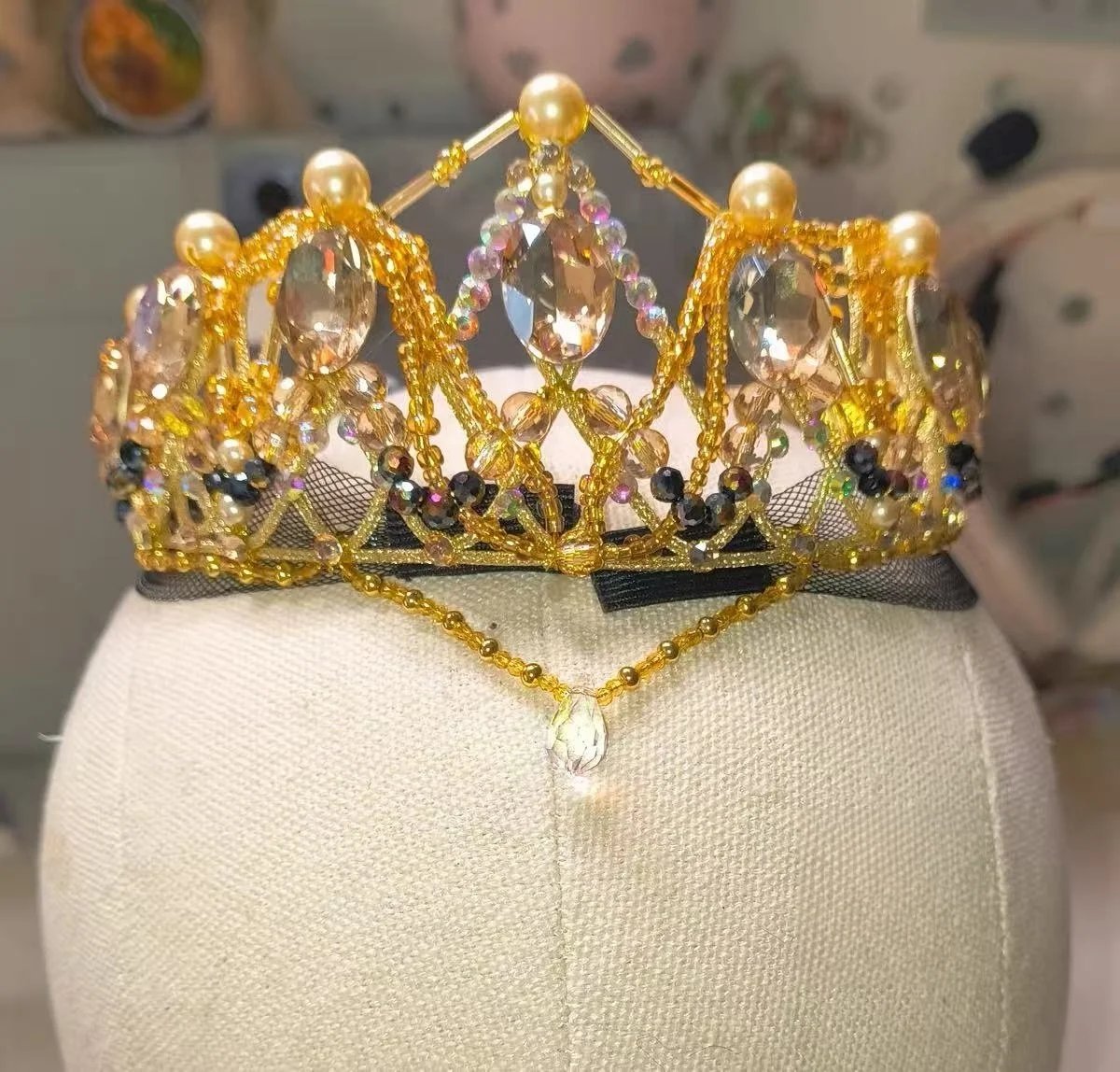 

Handmade custom ballet tiara headpiece, suitable for competitions and performances such as Pharaoh's Daughter and Swan Lake.