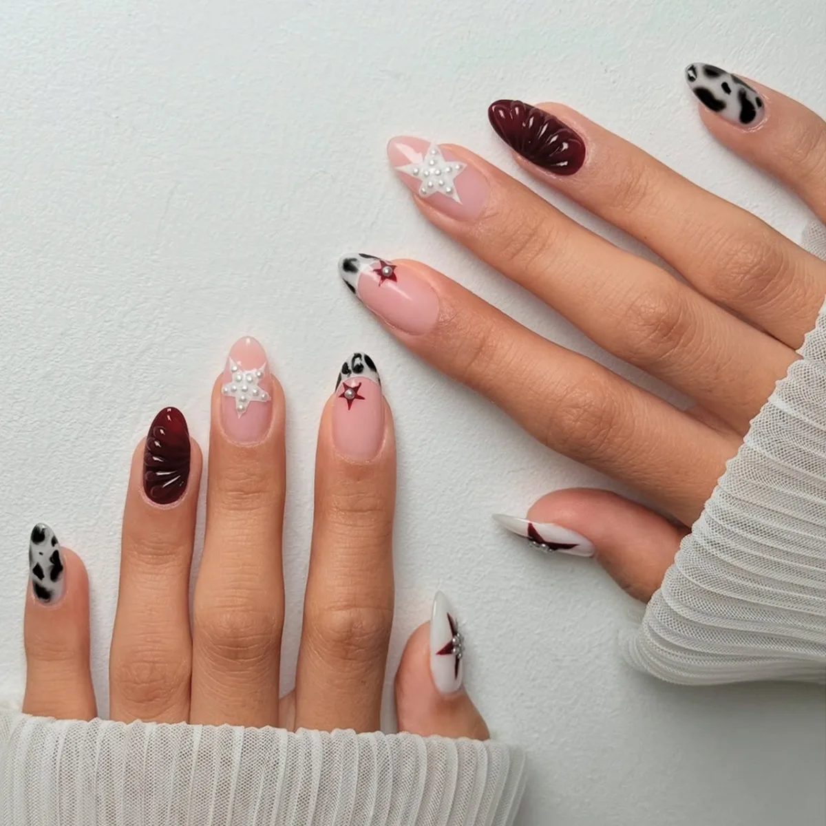 24pcs/box Fake French y2k Nails Press On Long Stiletto Almond Shape Wearable False Nails With Stars Designs Full Cover Nail Tips