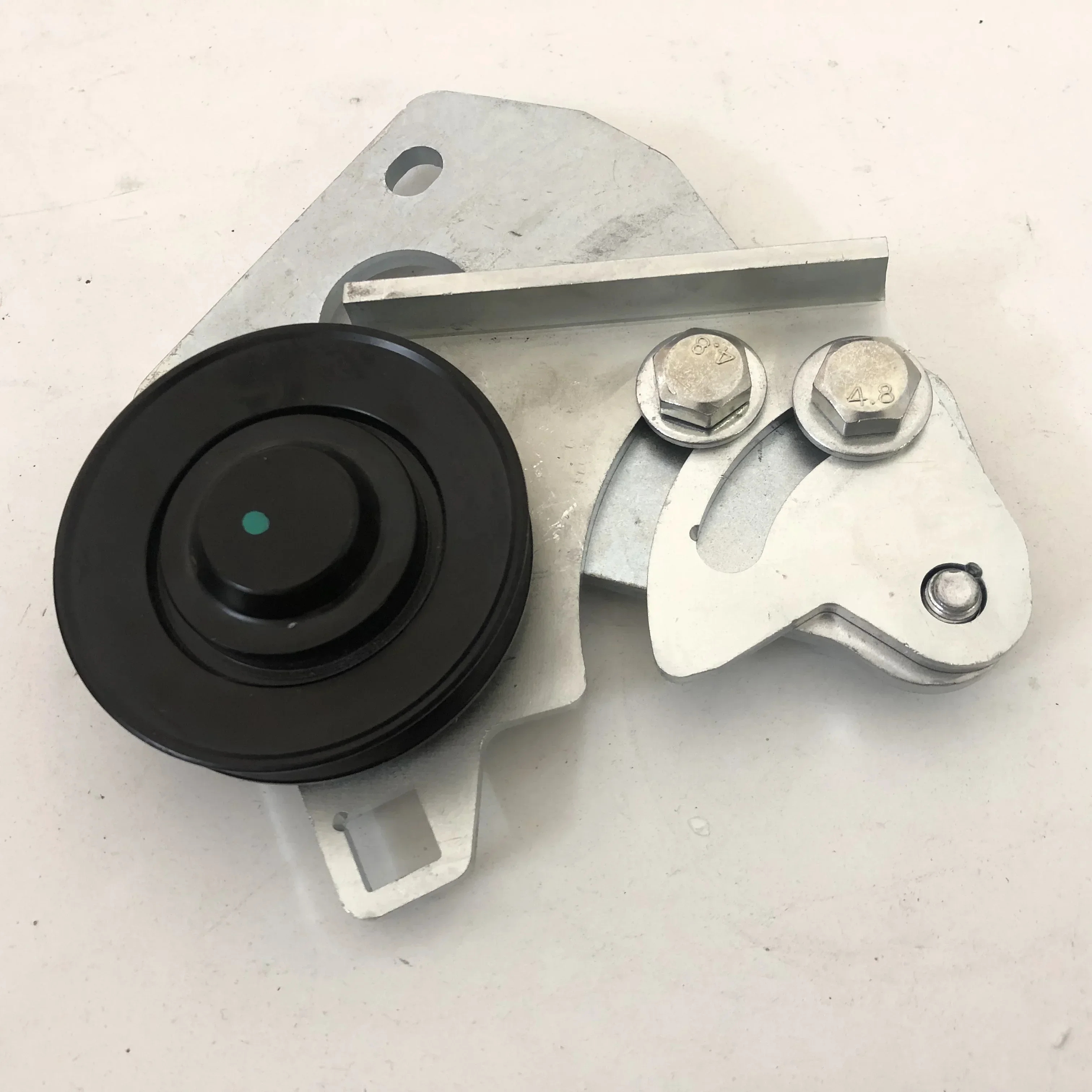 Puleggia tenditore deutz TD2011L04 ad alte prestazioni 04102367 04103166 04103354