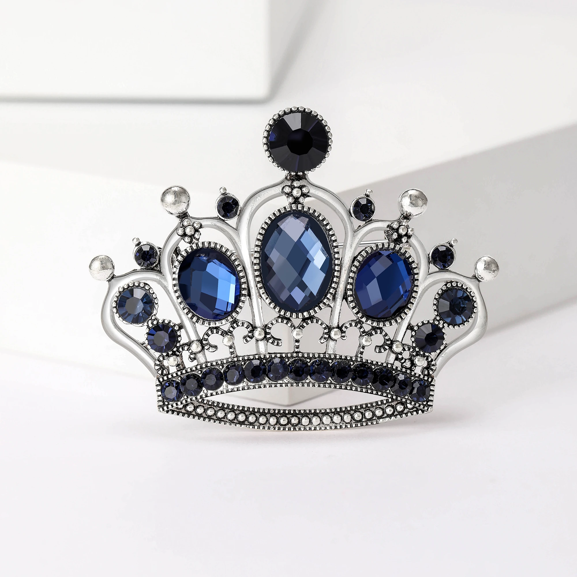 Beaut&Berry Vintage Rhinestone Crown Brooches for Women Unisex 2-color Available Pins Casual Party Accessories Gifts