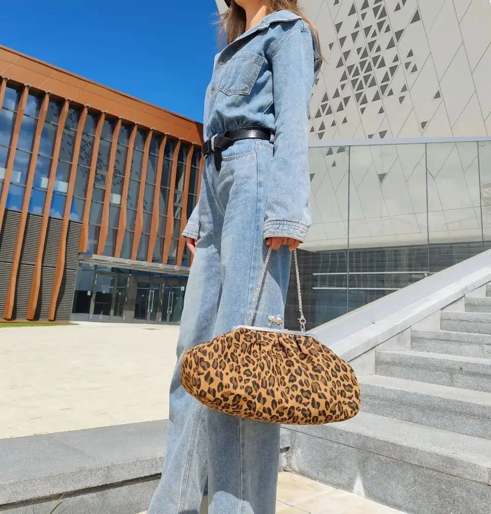 

LOST IN VINTAGE Kiss-lock Frame Purse Leopard Bag Ridiculous Leopard Bags Puffy Large Evening Clutch Large Purse 32x20x12cm