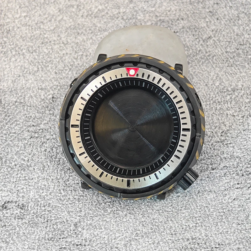 El atún Mod negro enlatado es adecuado para el movimiento NH35 NH36 4R7. El cristal de zafiro es resistente al agua. Reloj resistente al agua 20ATM