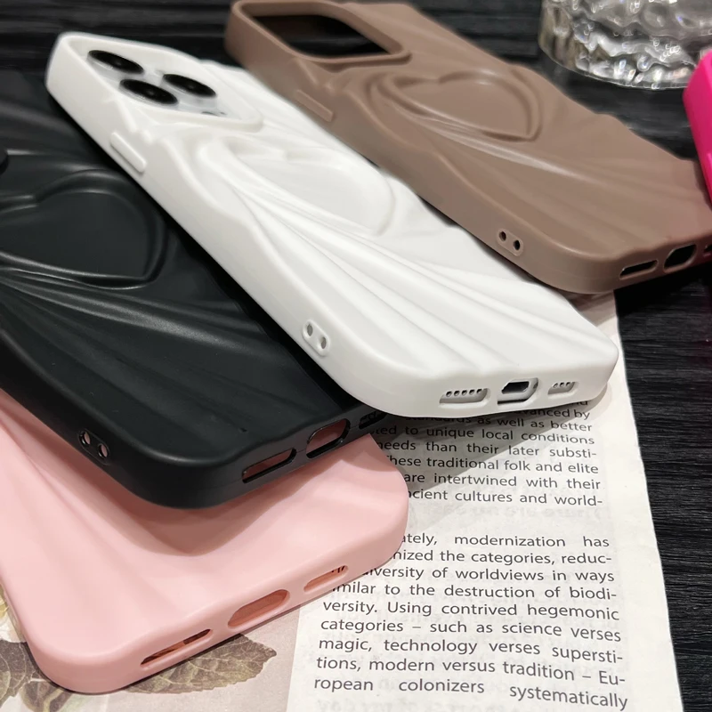 Fashion Fold Wrinkle 3D Love Heart Silicone Case For iPhone 15 13 12 11 14 Pro Max Plus Soft Matte Shockproof Full Back Cover