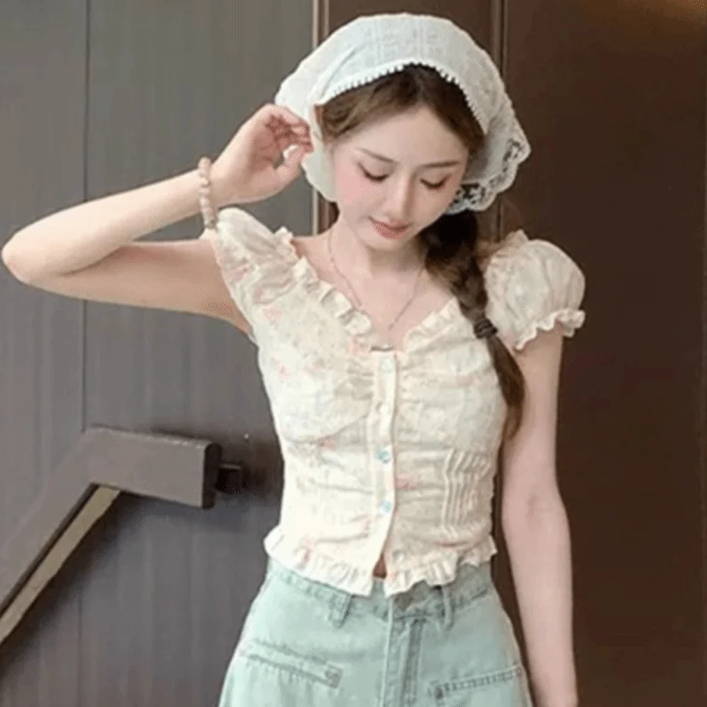 Top corto plisado con mangas abullonadas para mujer, camiseta Floral bordada con hombros descubiertos, Top dulce ajustado con volantes