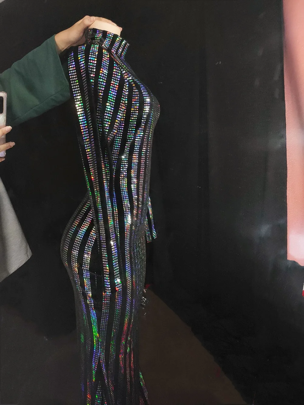 Czarny aksamit brokatowe cekiny w paski sukienka syrenka kobiety urodziny świętuj bal moda Slim Fit długie sukienki piosenkarka odzież gospodarza