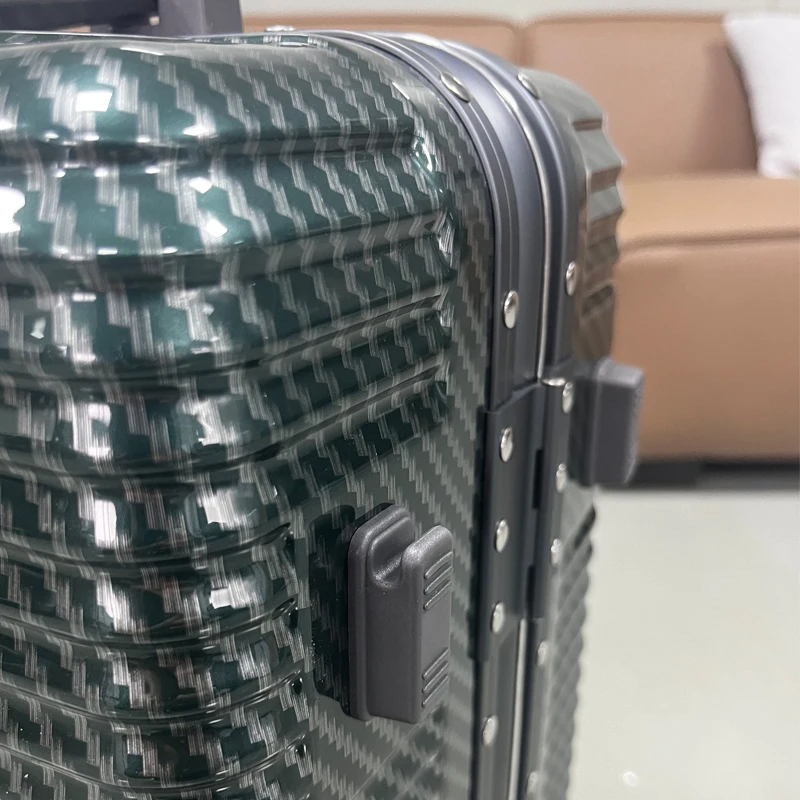 حقيبة سفر مقاس 24 بوصة بتصميم من ألياف الكربون حقيبة حمل على الأمتعة المتداول سعة عجلة دوارة صامتة أمتعة متينة #4