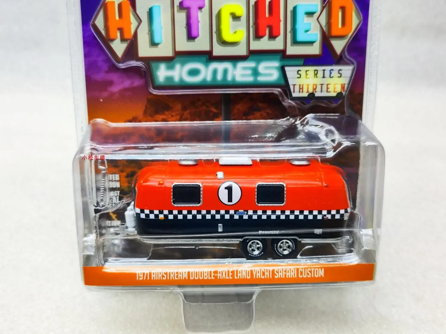 1: 64 1971 Airflow Dual Axis Land Yacht Hunting RV - Firestone Racing # 1 Alloy car model collection gift ornaments