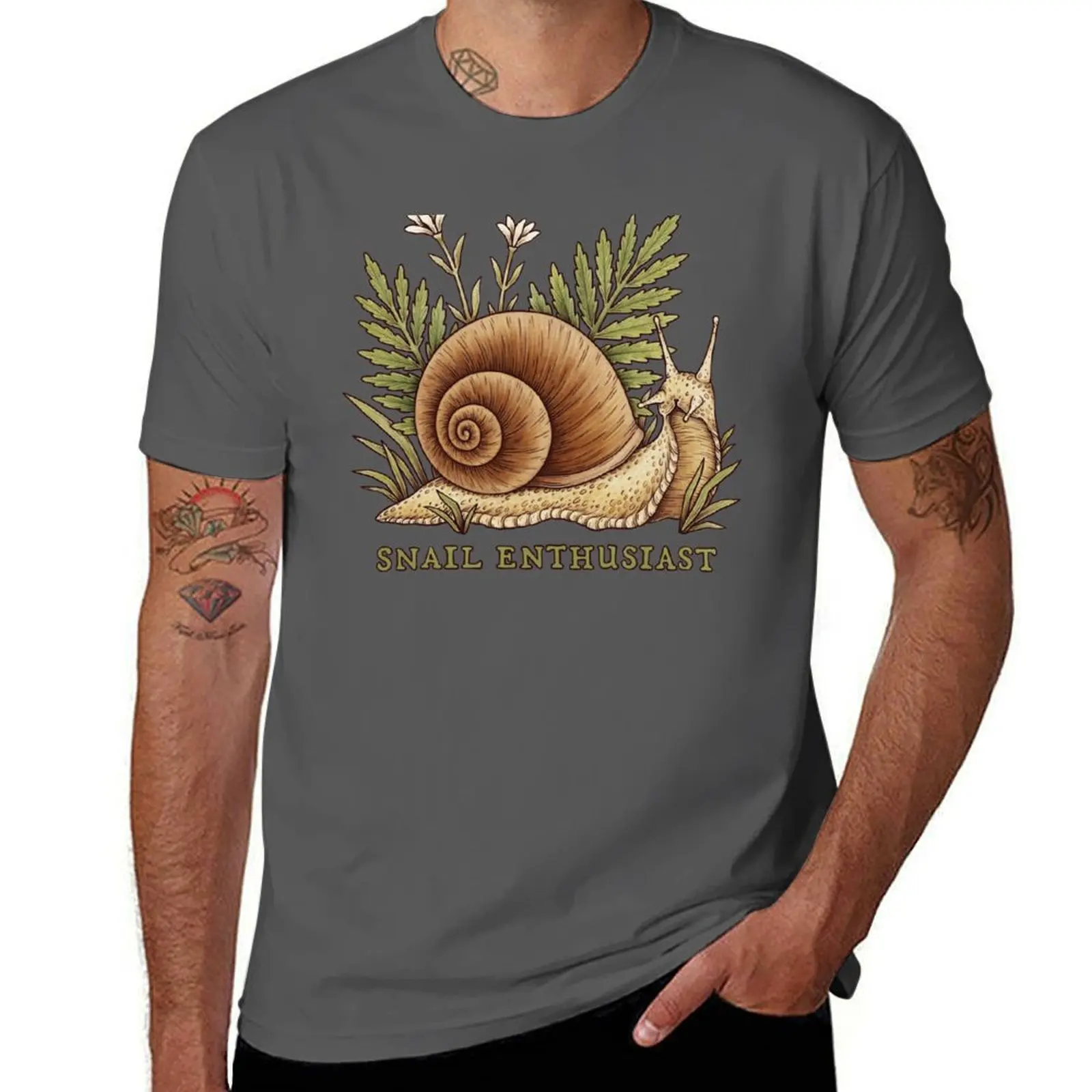 

Snail Enthusiast - Cute Snail Fern Slug Funny Snail Cottagecore Fairy Grunge Fairycore Woods Forestcore Mosscore Green W T-Shirt