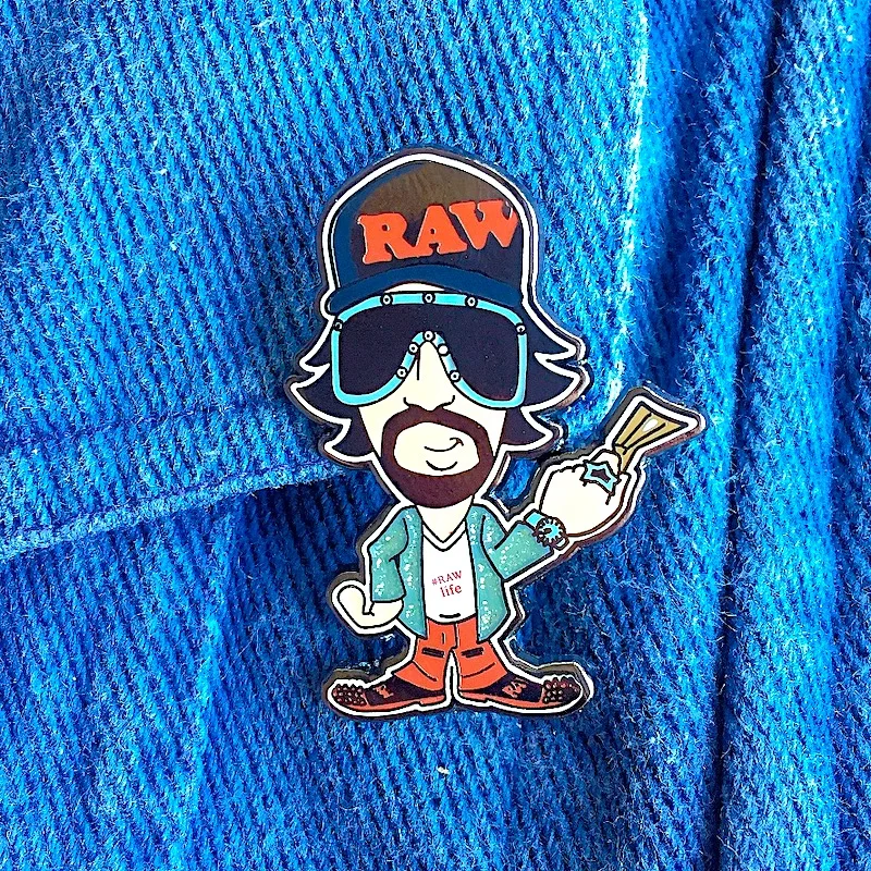 RAW Life Alfinetes de solapa para hombres, diseño elegante, insignias de superficie de metal negro para chaqueta, accesorios de mochila de niño guapo, regalo