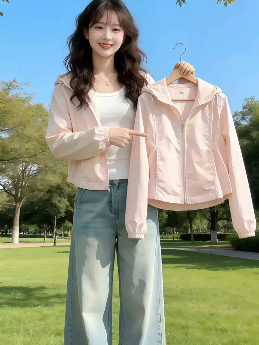 roupa-de-protecao-solar-feminina-leve-e-respiravel-rosa-com-capuz-e-cordao-novo-estilo-de-verao-com-bolso-e-lenco