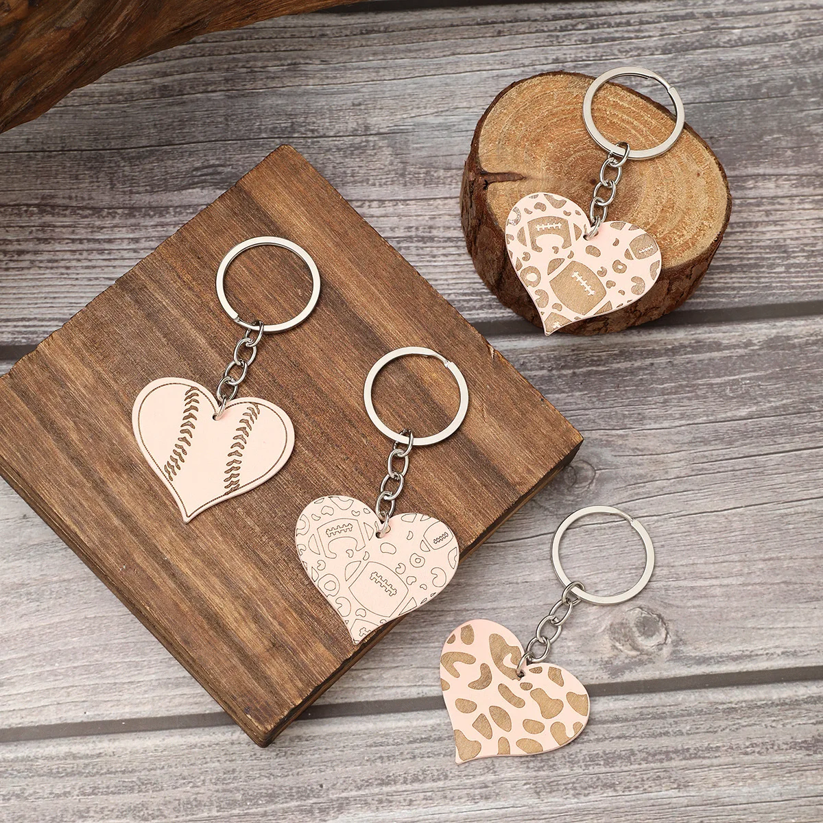 

Wooden keychain, love wood chip gift, creative small pendant, European and American laser engraving