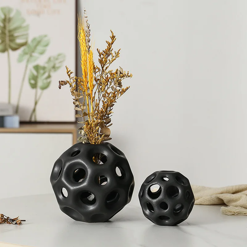 Ceramic Crafts Hollowed-out Balls Rotundity Faceted Round Ornaments Porcelain Crafts Flower Arrangement Accessories Home Decor