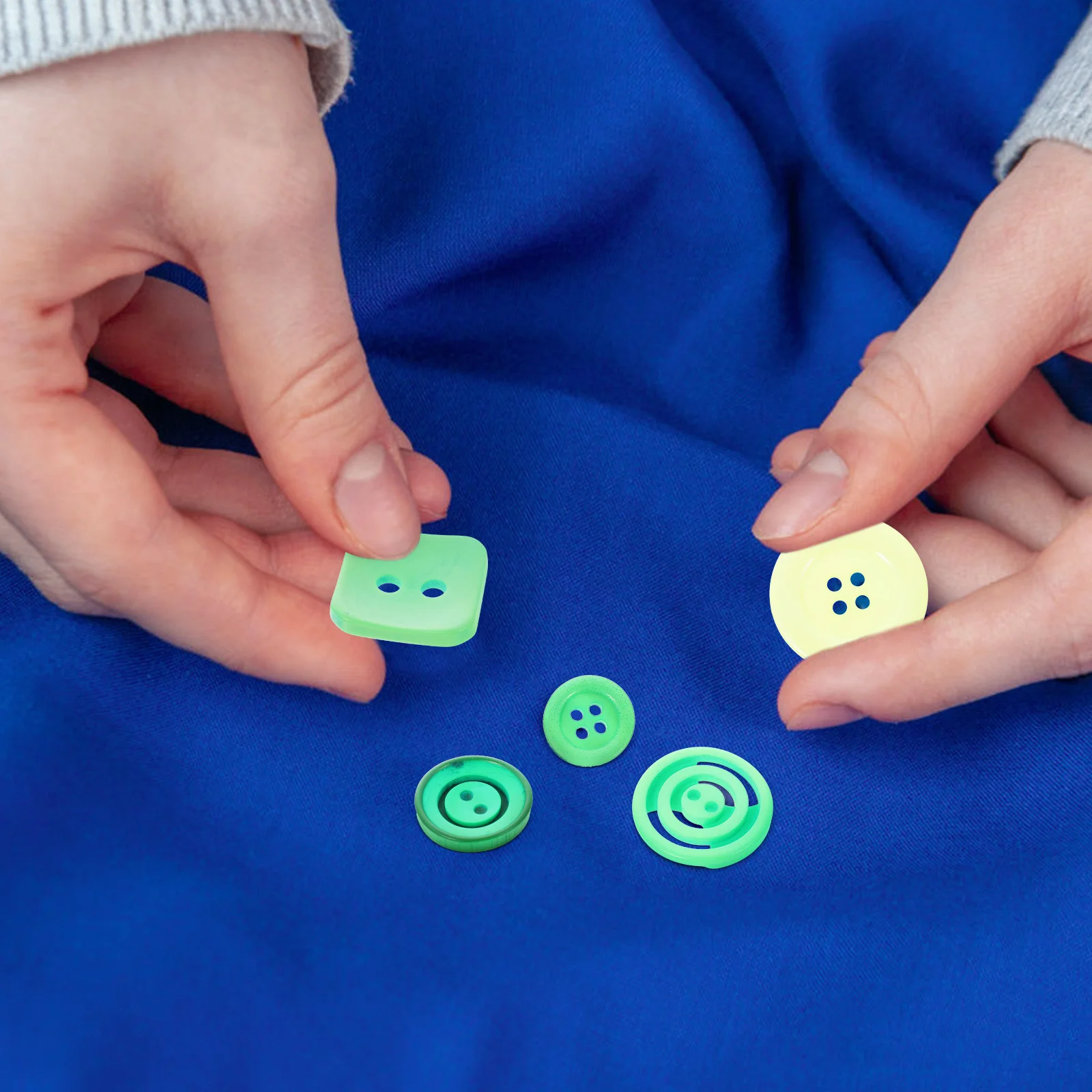 

1Set Colored Resin Buttons DIY Sewing Supplies Unique Designs Clothes Ornaments Craft Making Decorative Accessories