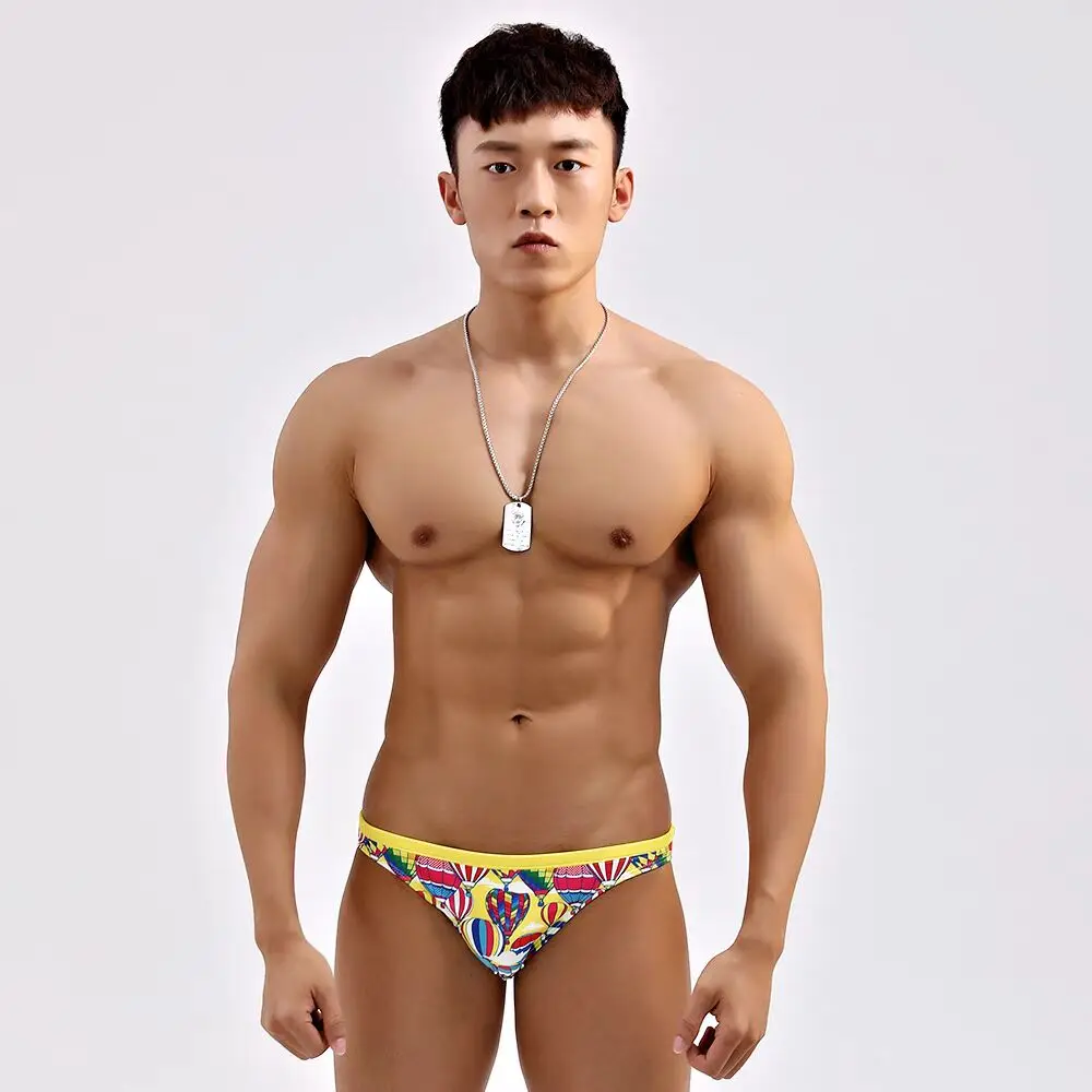 

Wholesale men's swimming trunks breathable triangle shorts Flower factory direct supply swimwear distribution