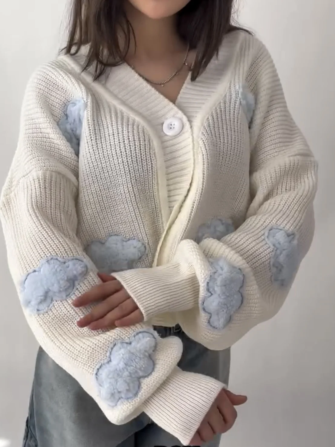 เสื้อคาร์ดิแกนถักสไตล์เรโทรฮาราจูกุแบบต่อผ้า แฟชั่นใหม่ เสื้อสเวตเตอร์ลำลองสำหรับผู้หญิง สไตล์อเมริกัน Y2k ลายปักเมฆ เสื้อผ้าผู้หญิง