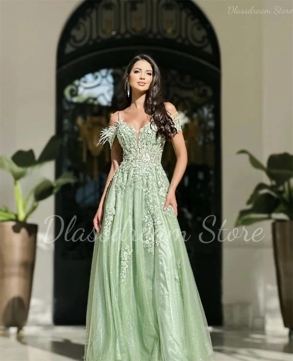 Custom Flash Green Prom Dress Luxurious Feather Applique Sexy A-shaped Side Slit Evening Dresses Graduate Party Dresses Vestidos