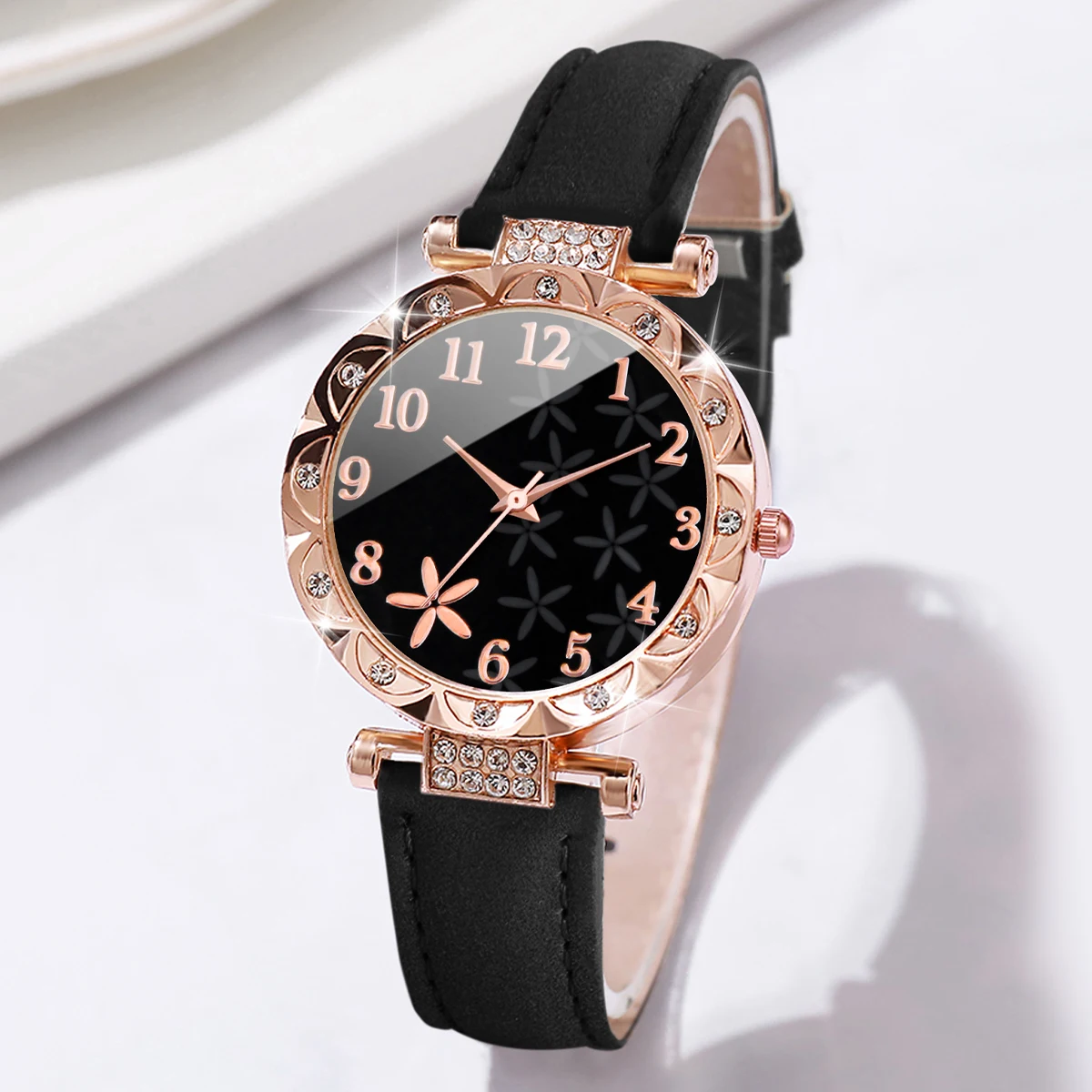 5pcs/set Women\'s Watch Fashion Flowers Dial Quartz Watches Leather Band Wristwatches Heart Jewelry Set（Without Box）