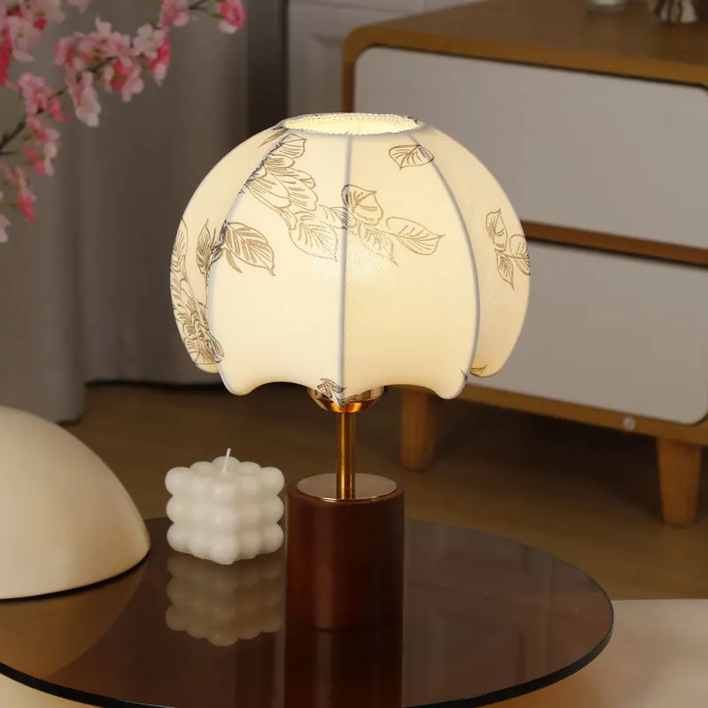 

Oriental Vintage Solid Wood Table Lamp - Patterned Fabric Bedside Lighting for Master Bedroom Luxury Decor