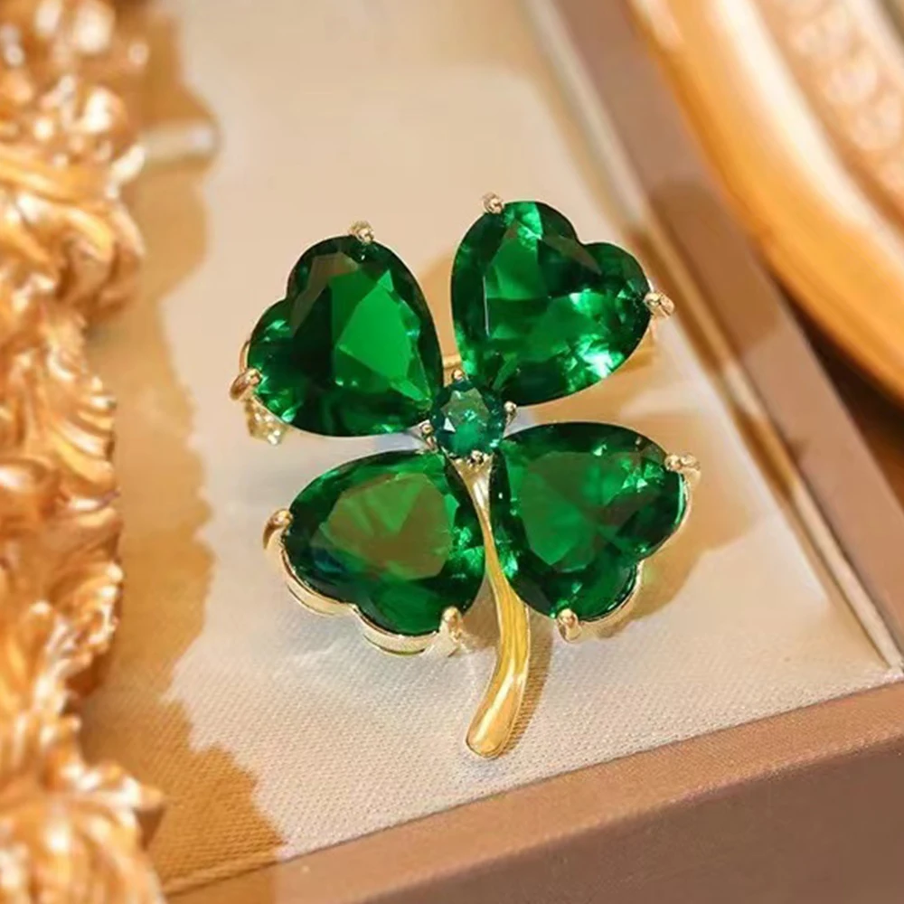 Lucky Four-leaf Clover Brooch French Retro Emerald Corsage Fixed Clothes Anti-emptied Pin Buckle for Women Wedding Dress Jewelry