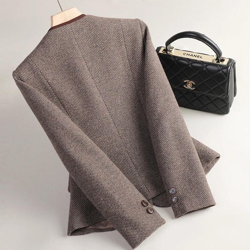 ผู้หญิงสีน้ําตาลแขนยาว Slim Woolen Blazer Coat แฟชั่น 2024 ใหม่ฤดูใบไม้ร่วงฤดูหนาวสุภาพสตรีสแควร์คอปุ่มเสื้อ CHIC