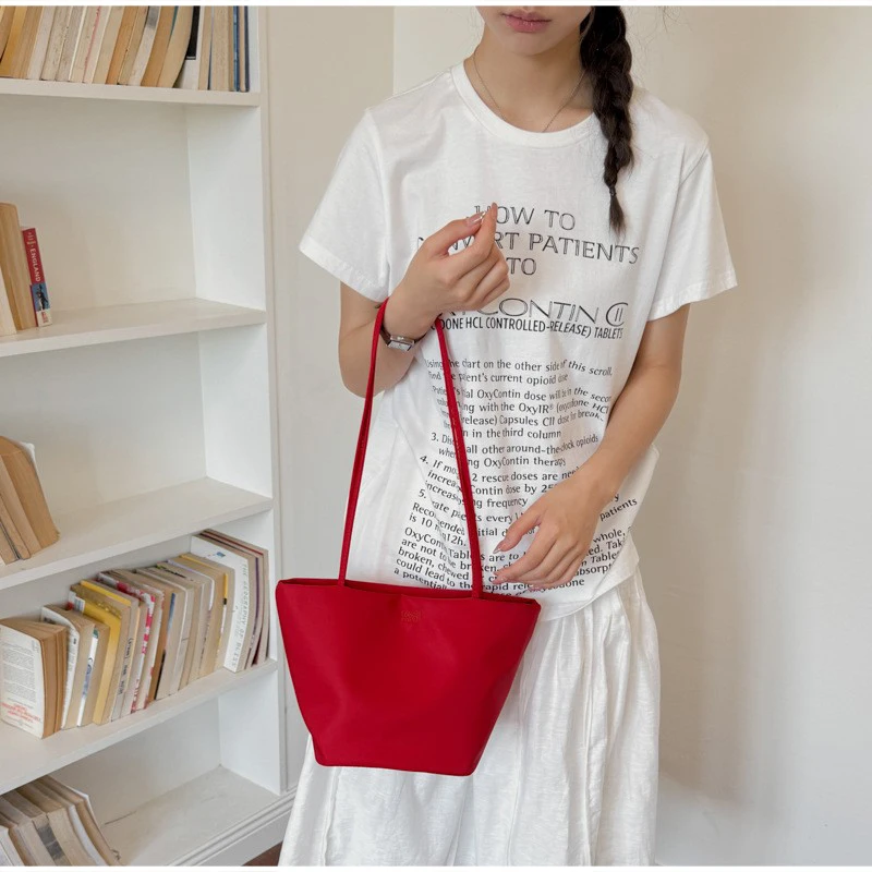 Trapezförmige Schultertasche mit langem Griff, Damen-Handtasche mit großem Fassungsvermögen, minimalistische einfarbige Tragetasche, Vintage-Arbeitstasche für den Arbeitsweg – Detail 9