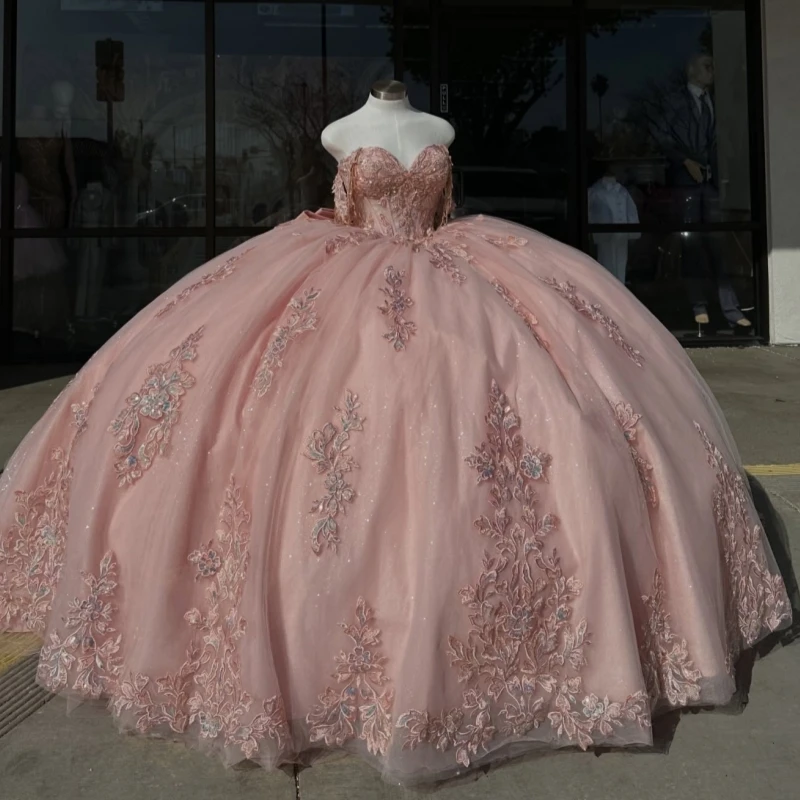 

Pink Shiny Ball Gown Quinceanera Dresses Applique Lace Beading Crystal Bow Tull Corset Off Shoulder Sweet 16 Dress vestidos de