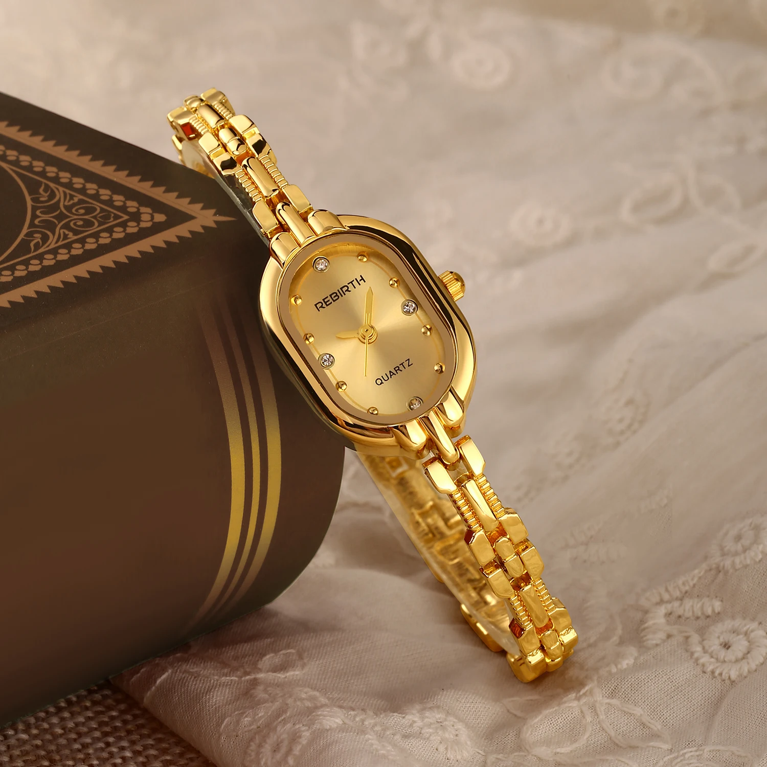 ساعة يد نسائية ذات طراز جديد أنيقة وخفيفة الوزن وأدبية راقية