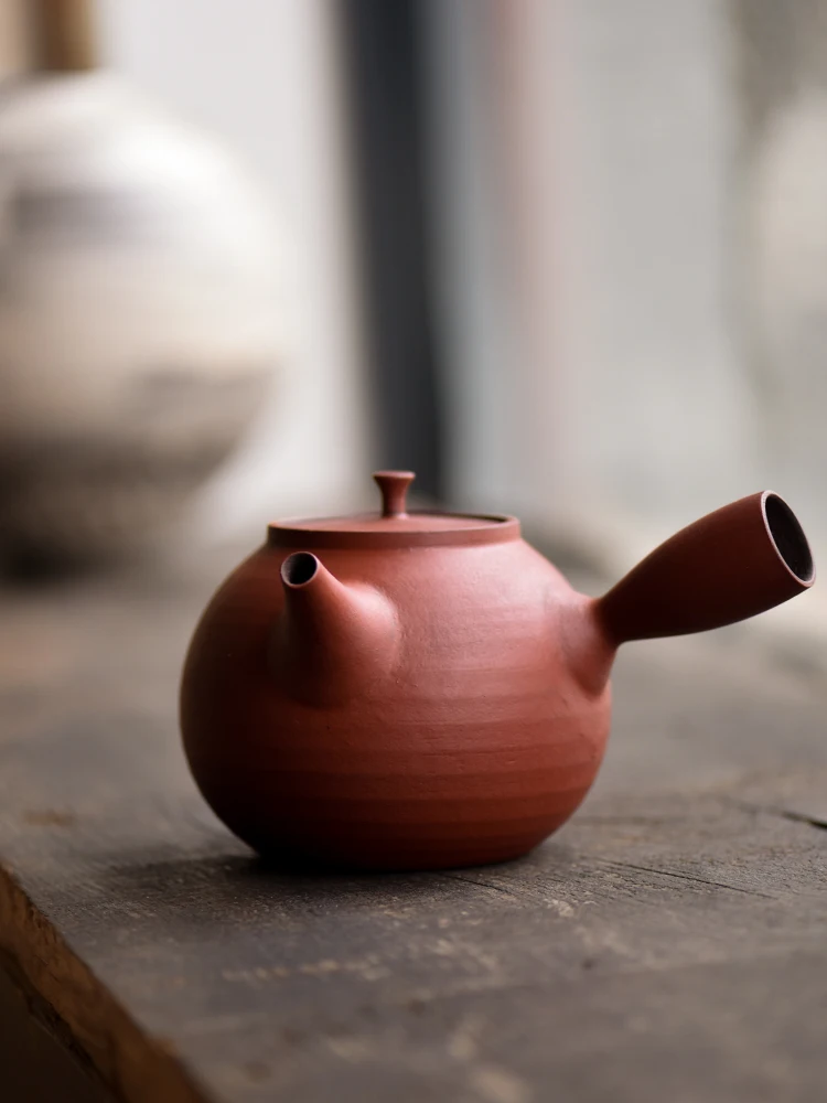 

MuChuntang ZhuYan Purple Clay Tea Pot with Side Handle Handmade Cerc Heat Resistant Tea Kettle Chinese Sle Retro Design